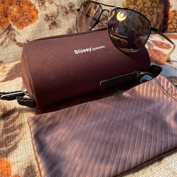 Stüssy Aviator Sunglasses w/case - Picture 5 of 9